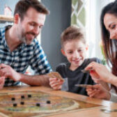 Aile Oyunları Oynamanın 10 Faydası
