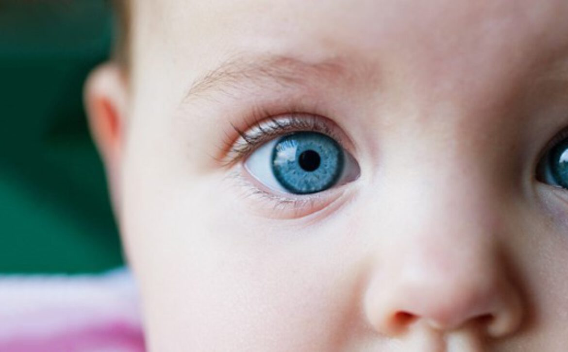 Eye-Ointment-for-Newborns-722×406